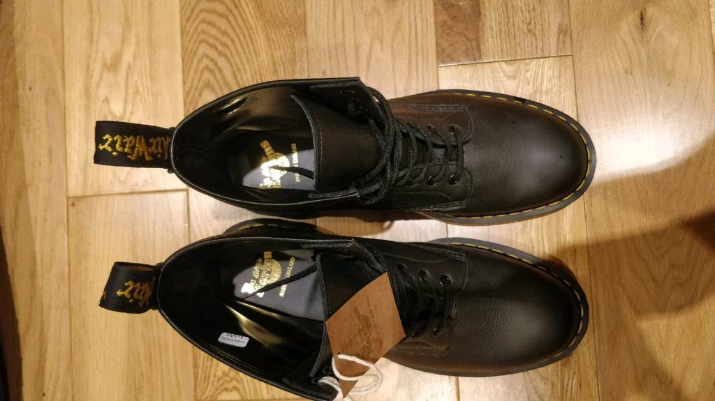 dr martens black abandon